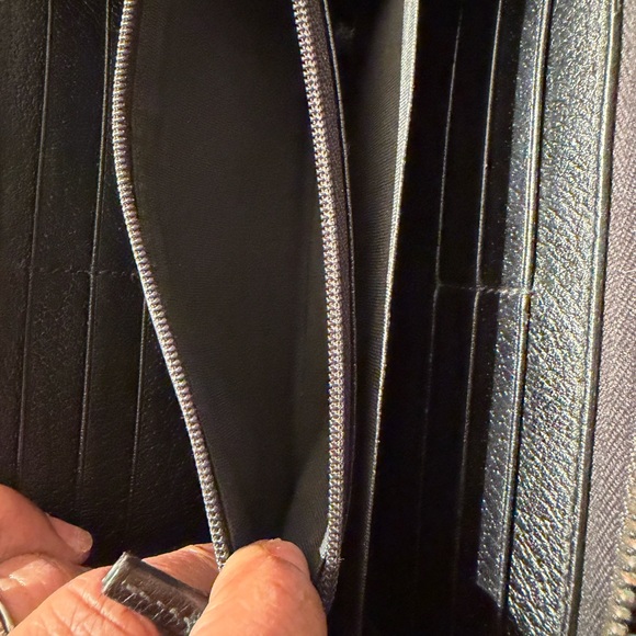 ⭐️⭐️Vintage Gucci GG Marmont Long Zip-around Wallet - Picture 7 of 13